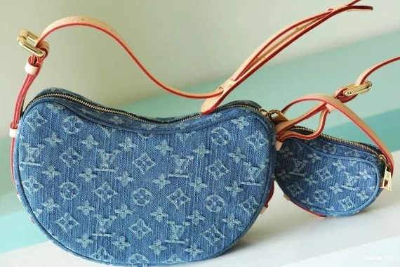 MM Croissant LOUIS VUITTON 0708